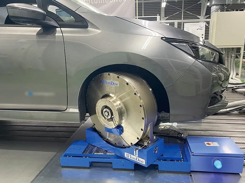 インタイヤハウスダイナモ